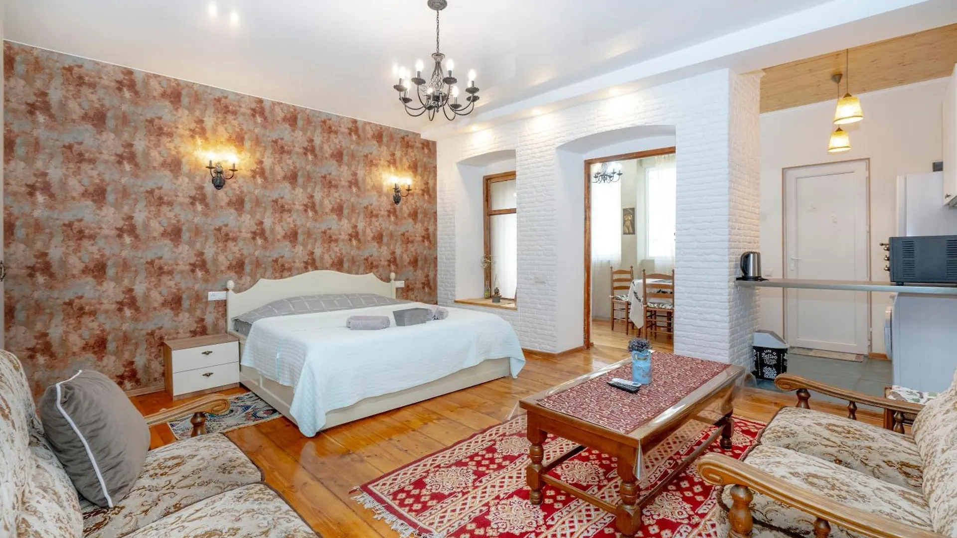 Апартаменты Old City Center- Adventurous Apt Hosted By Giorgio Тбилиси