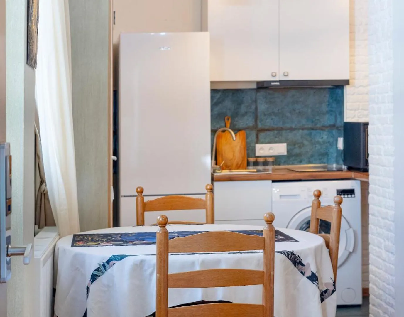 Old City Center- Adventurous Apt Hosted By Giorgio Тбилиси Апартаменты